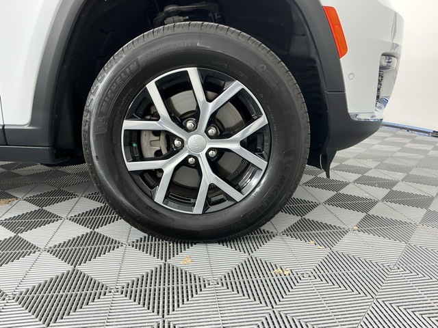 used 2024 Jeep Grand Cherokee L car, priced at $37,866