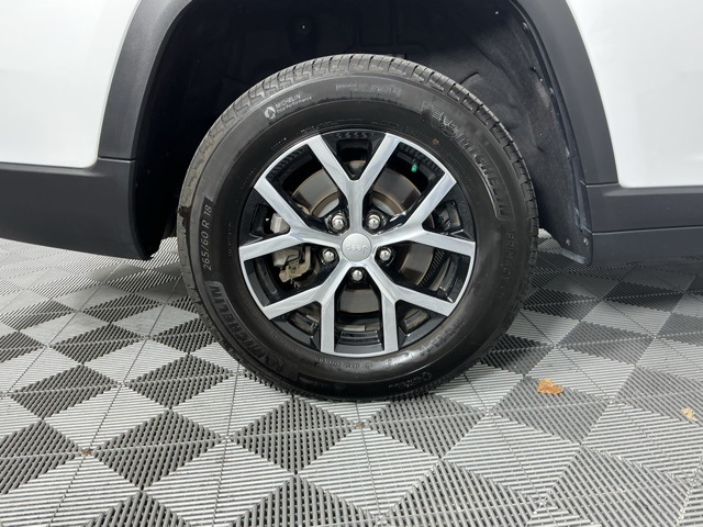 used 2024 Jeep Grand Cherokee L car, priced at $37,866
