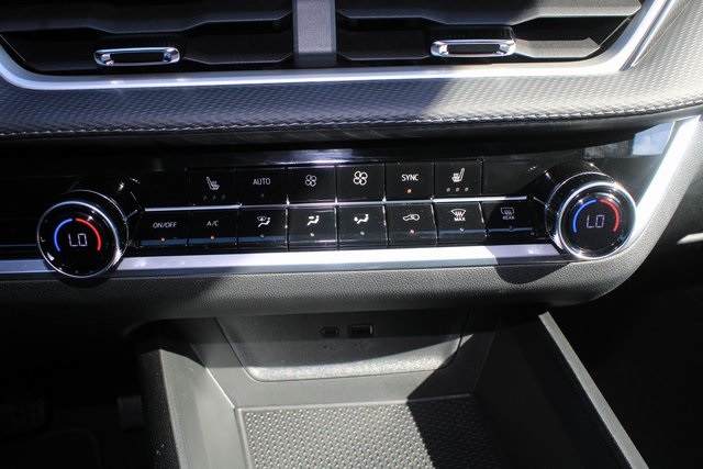 new 2026 Chevrolet Equinox car, priced at $32,545