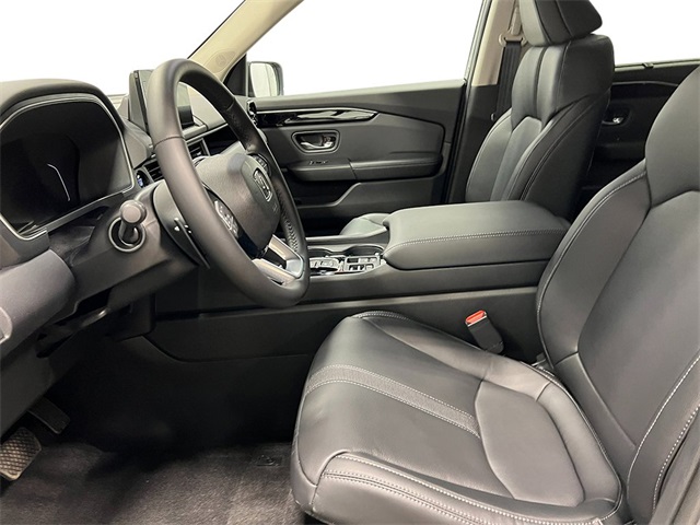 new 2025 Honda Pilot car, priced at $45,600