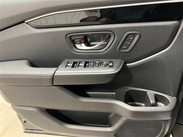 new 2025 Honda Pilot car, priced at $45,600