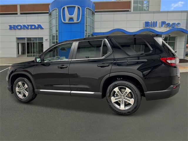 new 2025 Honda Pilot car, priced at $45,600