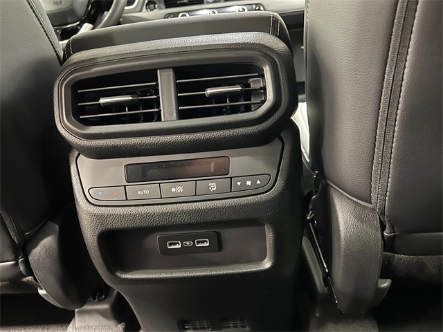 new 2025 Honda Pilot car, priced at $45,600