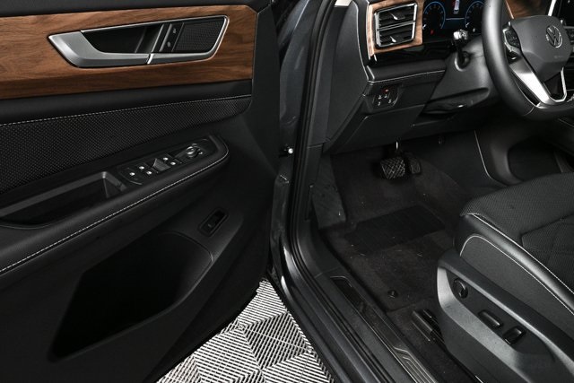 used 2024 Volkswagen Atlas car, priced at $33,500