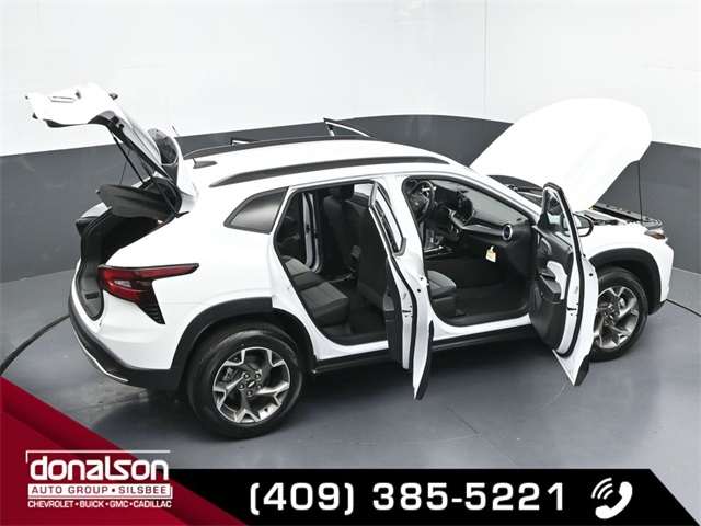 new 2025 Chevrolet Trax car, priced at $24,095