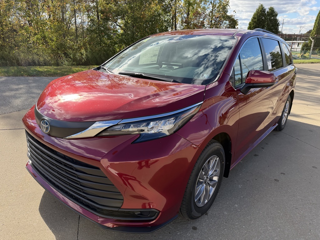 new 2025 Toyota Sienna car, priced at $44,185