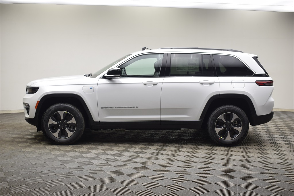 new 2025 Jeep Grand Cherokee car, priced at $54,923