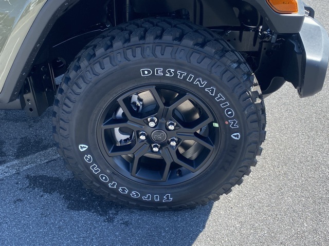 new 2025 Jeep Gladiator car, priced at $46,221