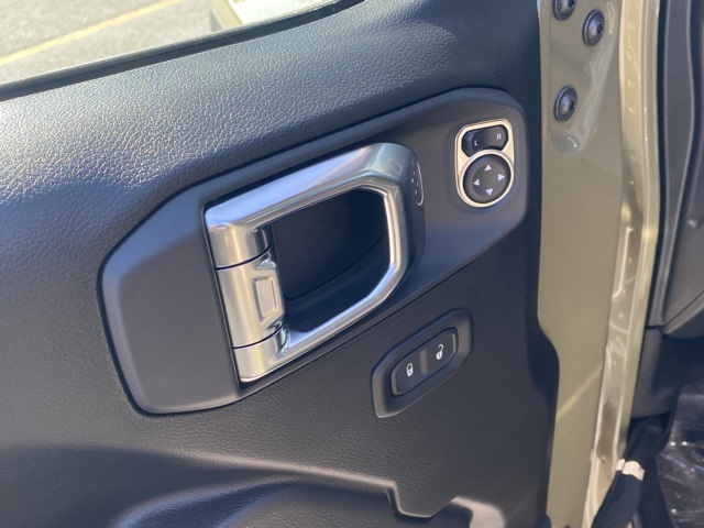 new 2025 Jeep Gladiator car, priced at $46,221