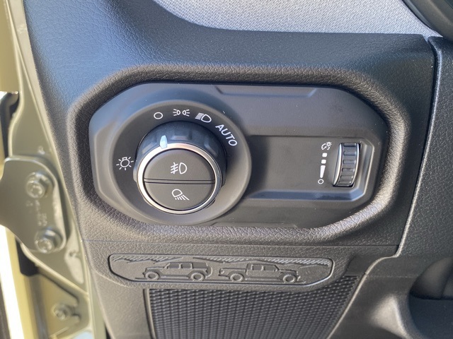 new 2025 Jeep Gladiator car, priced at $46,221