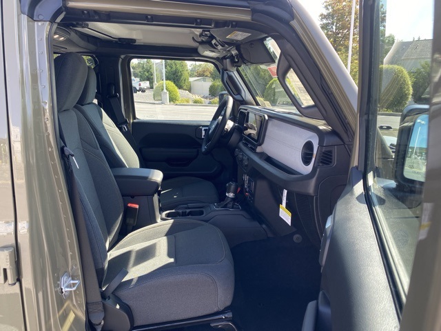new 2025 Jeep Gladiator car, priced at $46,221