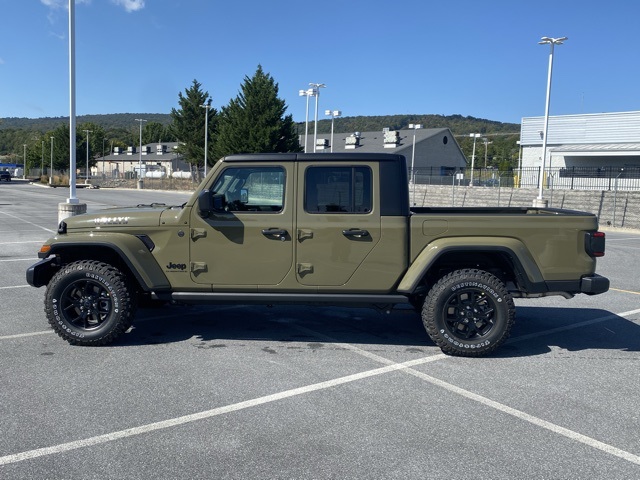 new 2025 Jeep Gladiator car, priced at $46,221