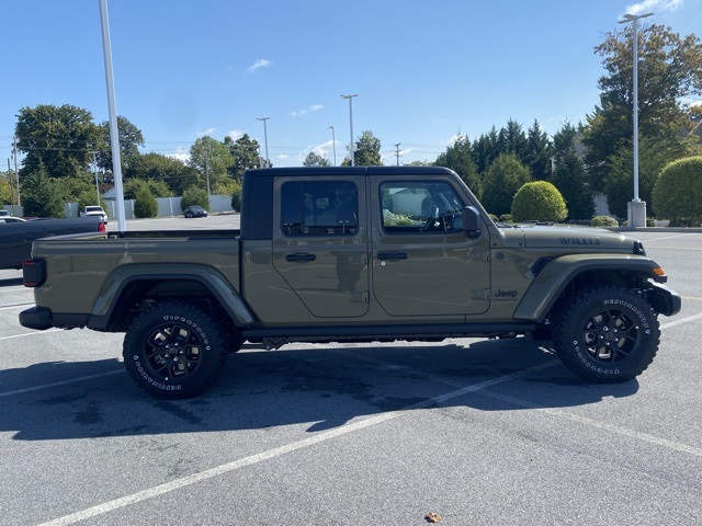 new 2025 Jeep Gladiator car, priced at $46,221