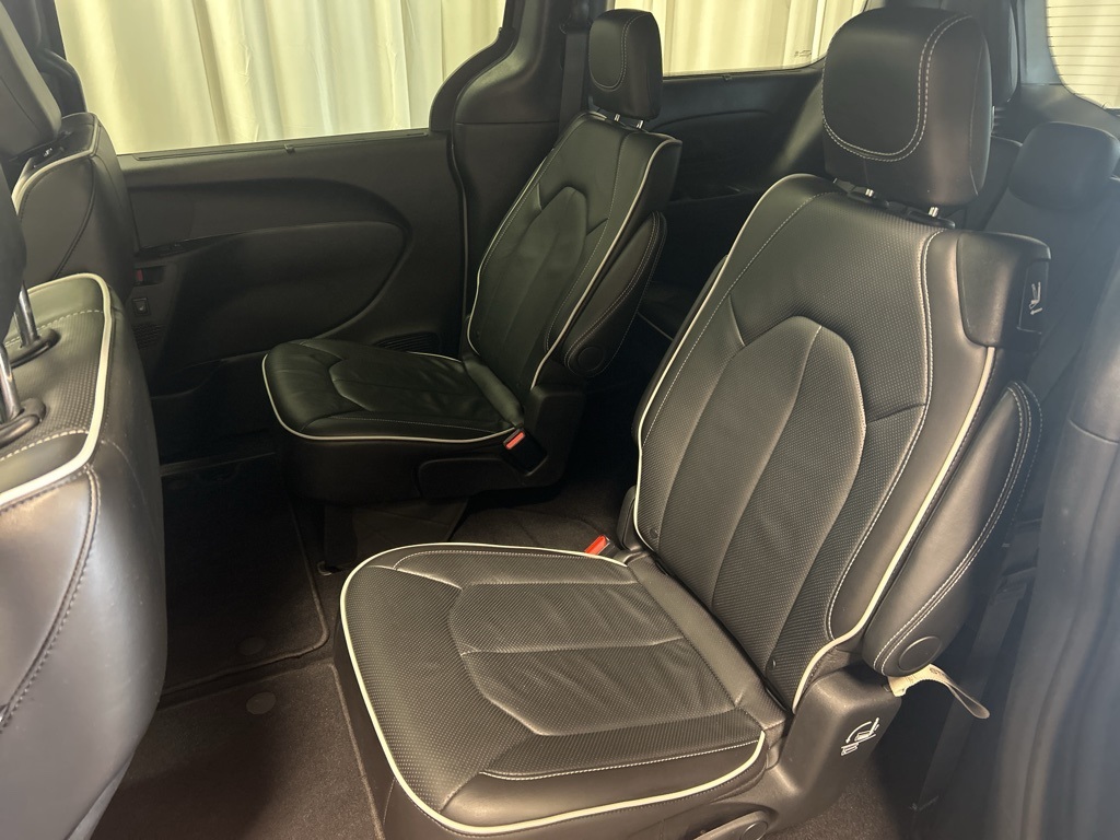 used 2025 Chrysler Pacifica car, priced at $37,173