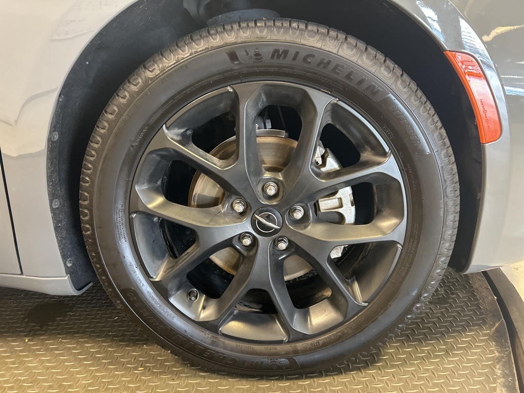 used 2025 Chrysler Pacifica car, priced at $37,173