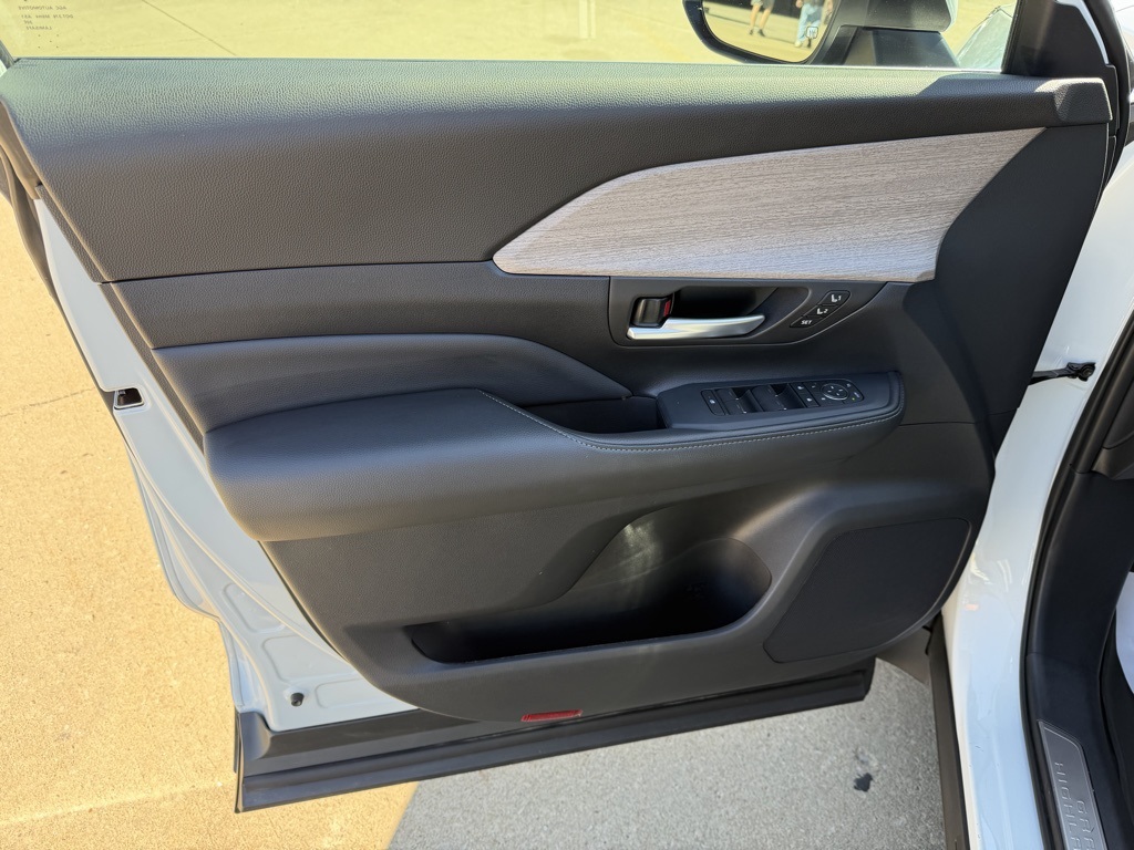 used 2025 Toyota Grand Highlander car, priced at $50,903