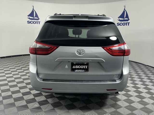 used 2020 Toyota Sienna car, priced at $34,077