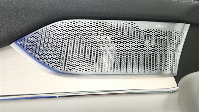 new 2025 Volvo EX90 car, priced at $95,585