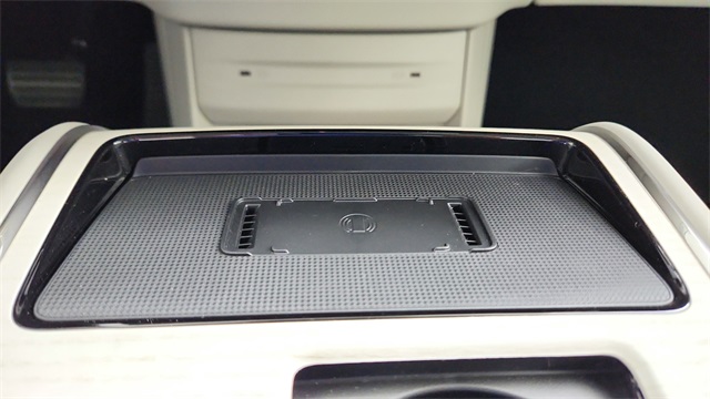 new 2025 Volvo EX90 car, priced at $95,585