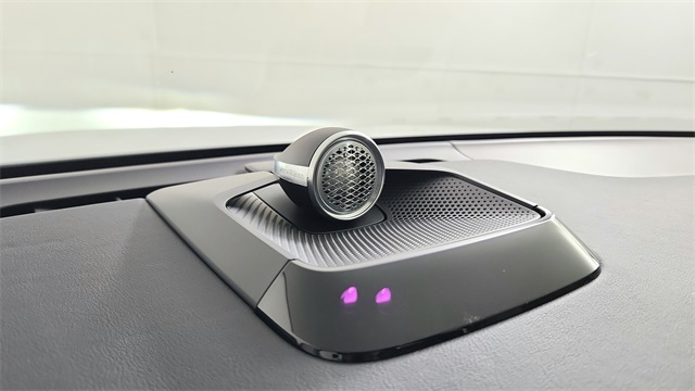 new 2025 Volvo EX90 car, priced at $95,585