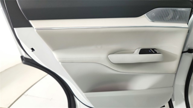 new 2025 Volvo EX90 car, priced at $95,585