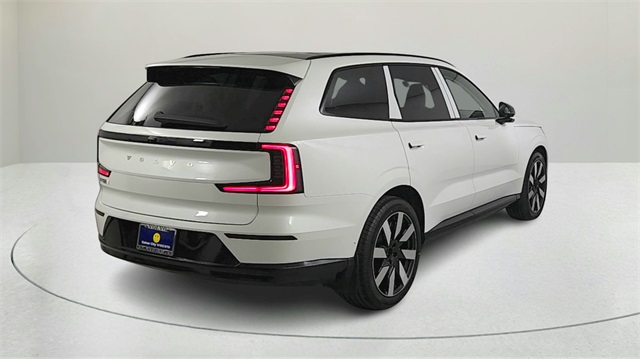 new 2025 Volvo EX90 car, priced at $95,585
