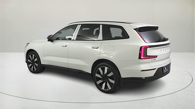 new 2025 Volvo EX90 car, priced at $95,585