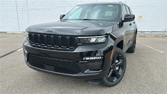 new 2025 Jeep Grand Cherokee car, priced at $48,340