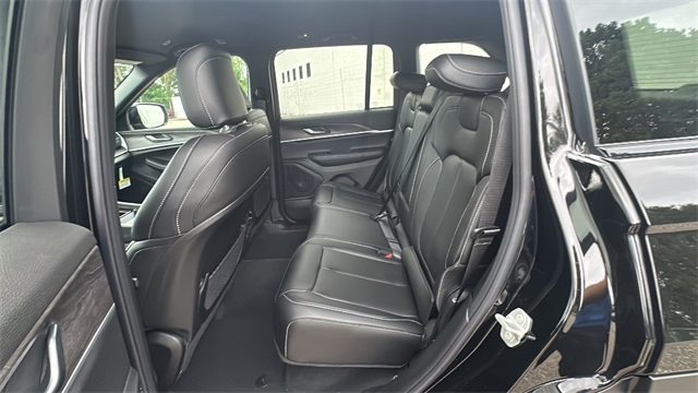 new 2025 Jeep Grand Cherokee car, priced at $48,340