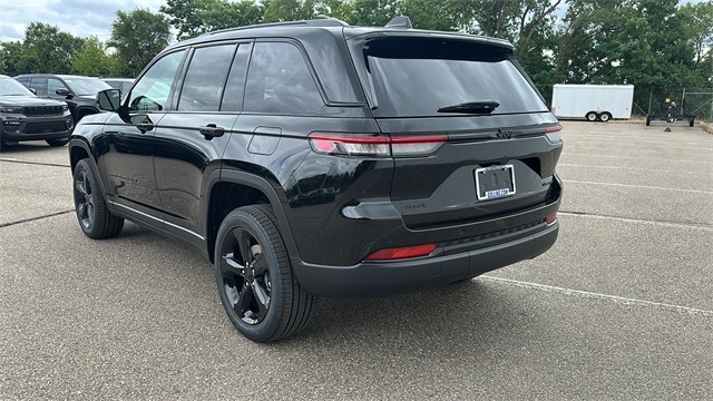 new 2025 Jeep Grand Cherokee car, priced at $48,340