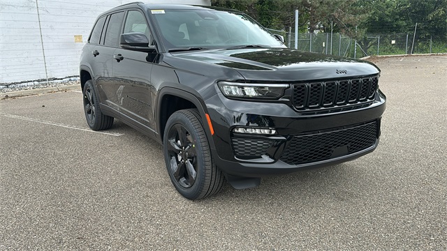 new 2025 Jeep Grand Cherokee car, priced at $48,340