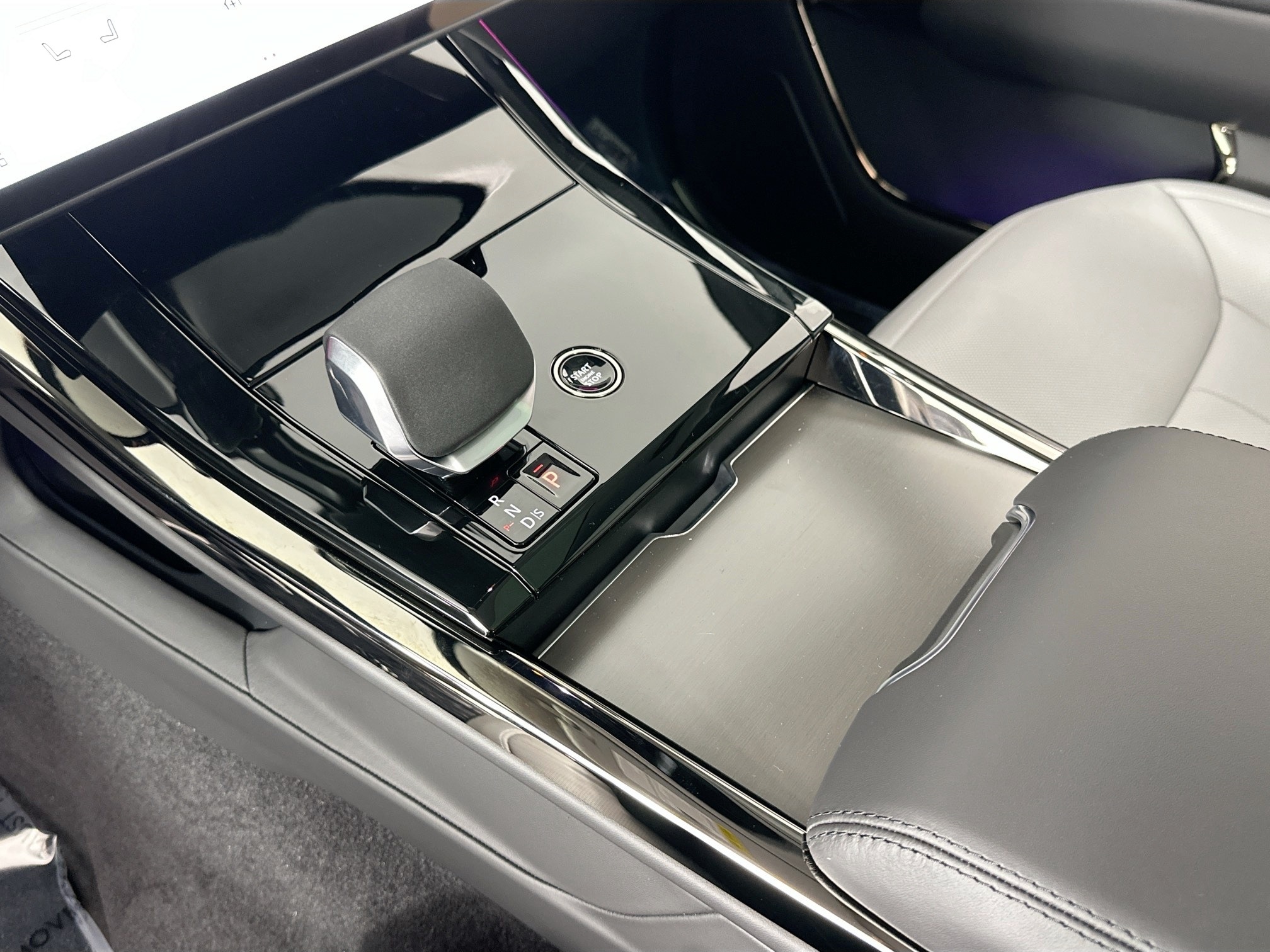 new 2025 Land Rover Range Rover Sport car, priced at $106,430