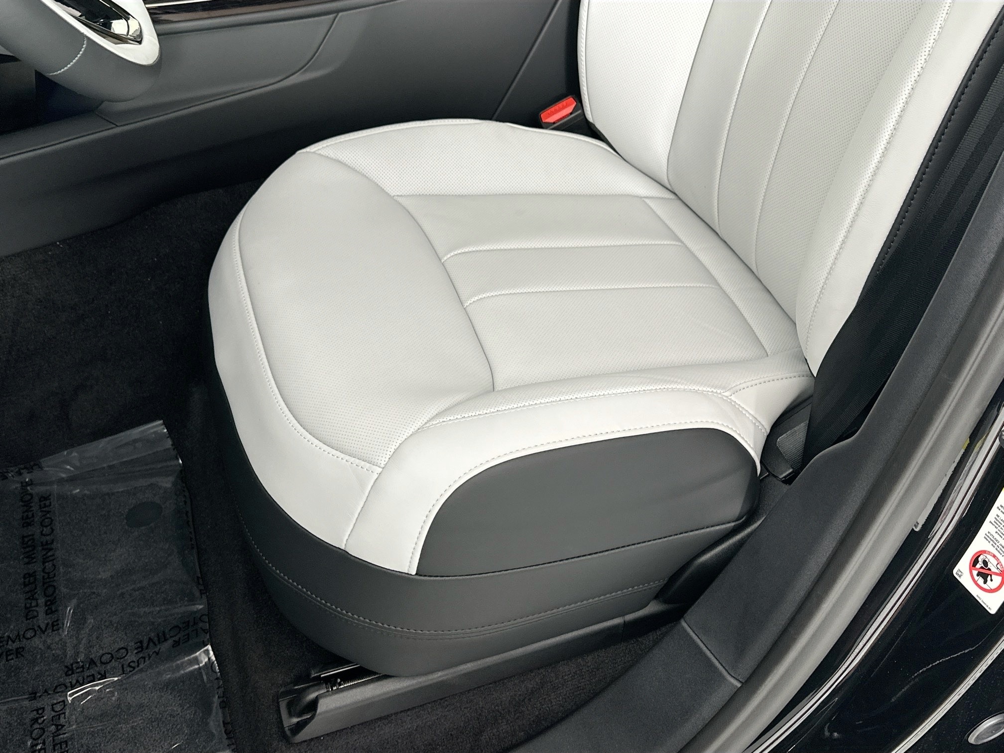 new 2025 Land Rover Range Rover Sport car, priced at $106,430