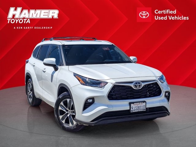 used 2023 Toyota Highlander car, priced at $38,692