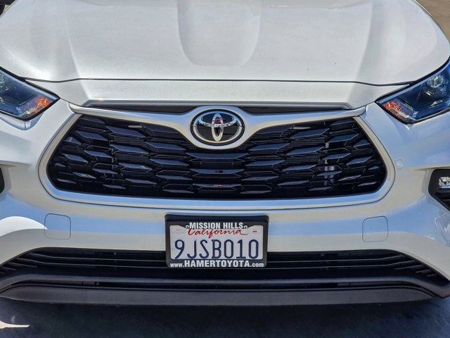 used 2023 Toyota Highlander car, priced at $38,692
