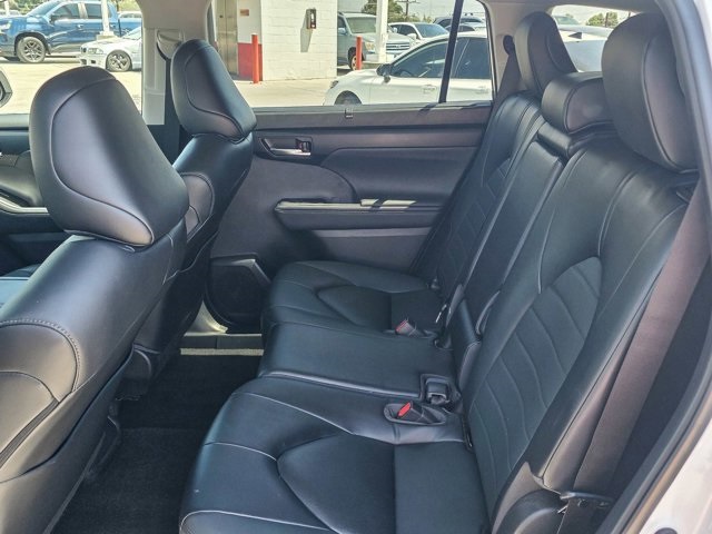 used 2023 Toyota Highlander car, priced at $38,692