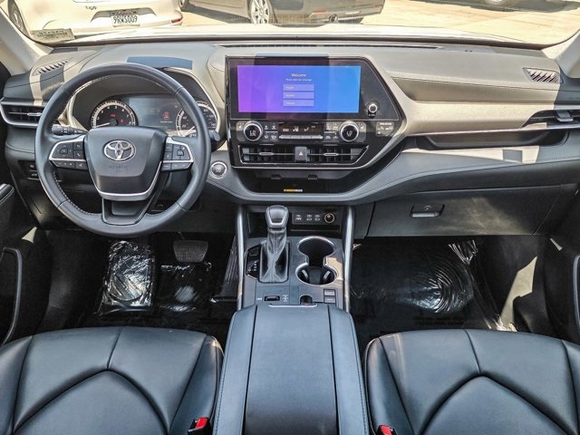 used 2023 Toyota Highlander car, priced at $38,692