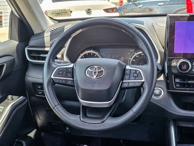 used 2023 Toyota Highlander car, priced at $38,692