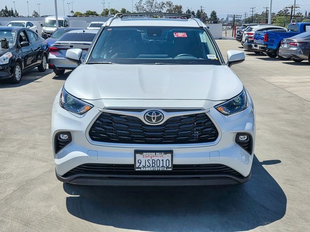 used 2023 Toyota Highlander car, priced at $38,692