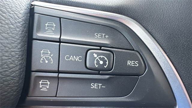 new 2025 Jeep Grand Cherokee car, priced at $47,984