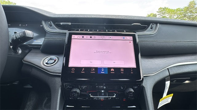 new 2025 Jeep Grand Cherokee car, priced at $47,984
