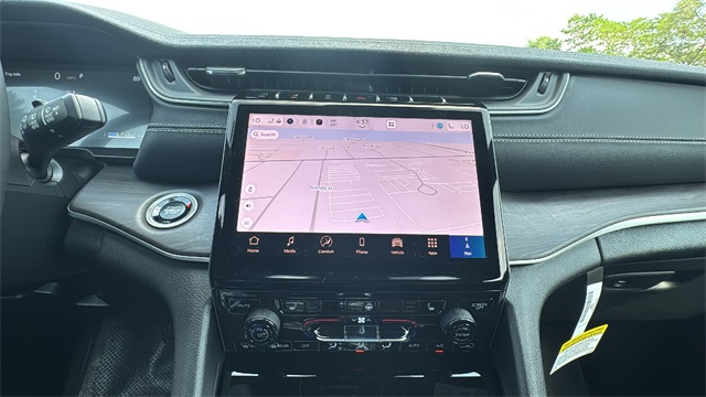 new 2025 Jeep Grand Cherokee car, priced at $47,984