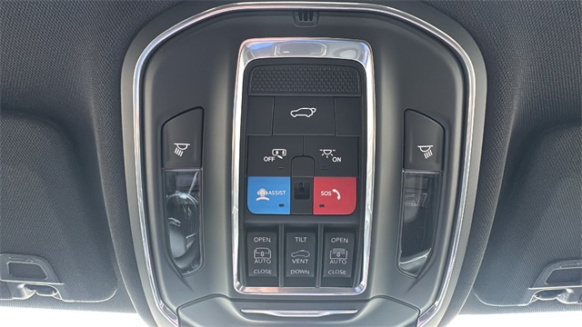 new 2025 Jeep Grand Cherokee car, priced at $47,984