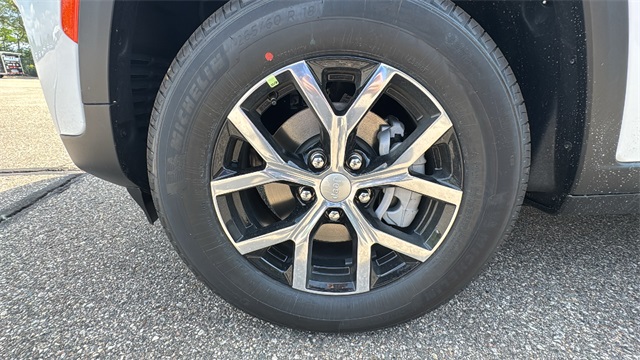 new 2025 Jeep Grand Cherokee car, priced at $47,984