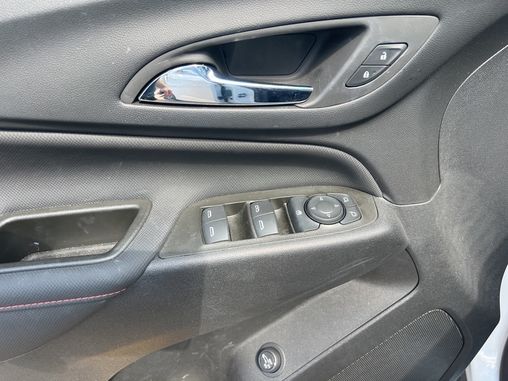used 2023 Chevrolet Equinox car, priced at $28,000