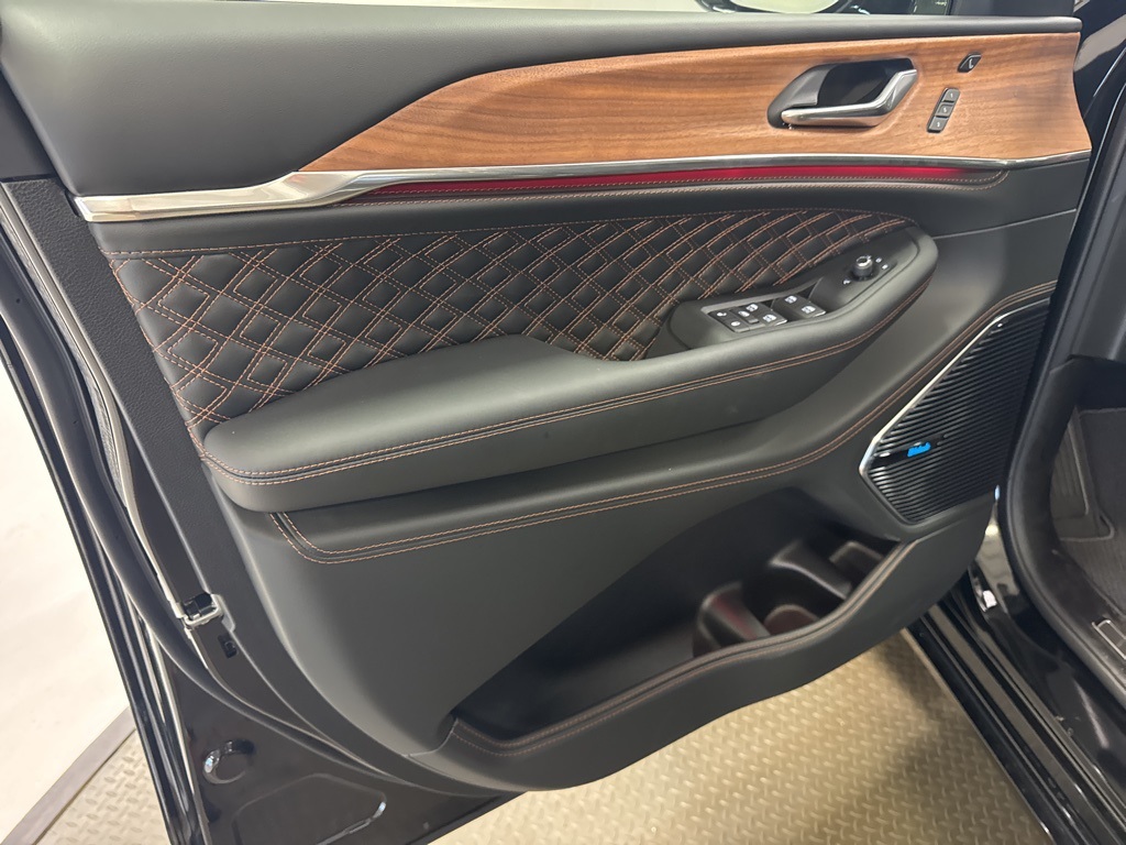 new 2025 Jeep Grand Cherokee L car, priced at $65,896
