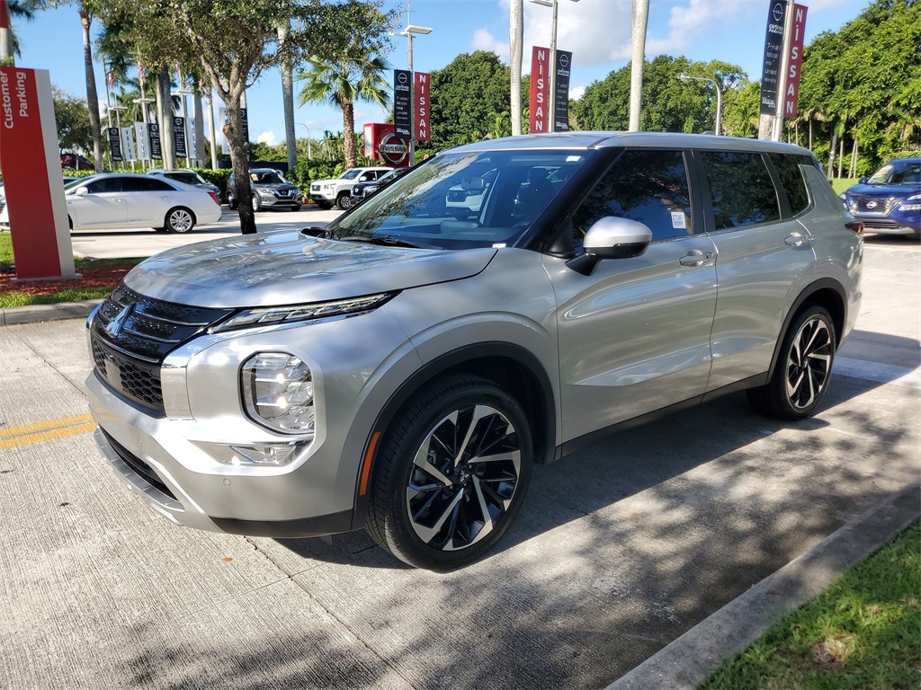 used 2022 Mitsubishi Outlander car, priced at $19,489