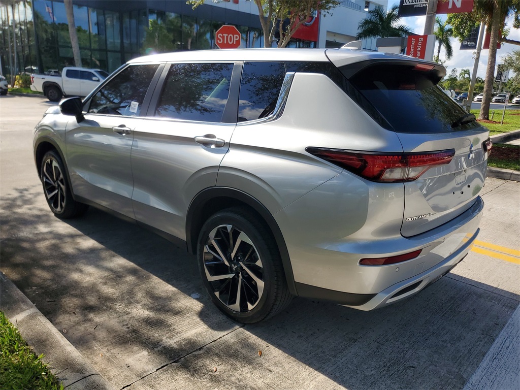 used 2022 Mitsubishi Outlander car, priced at $19,489
