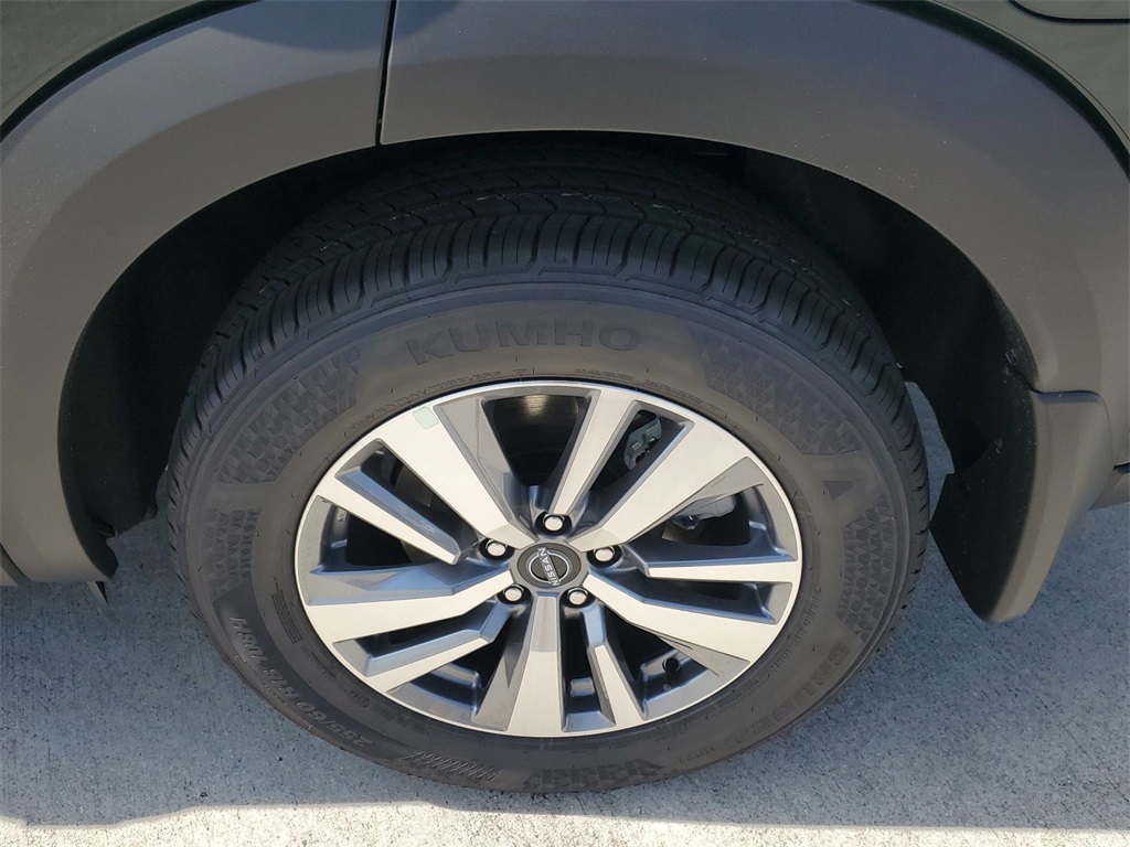 new 2025 Nissan Pathfinder car, priced at $40,568