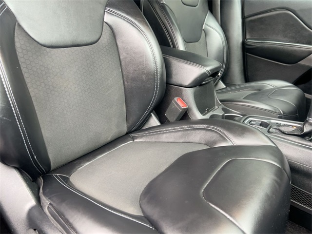 used 2019 Jeep Cherokee car, priced at $15,911